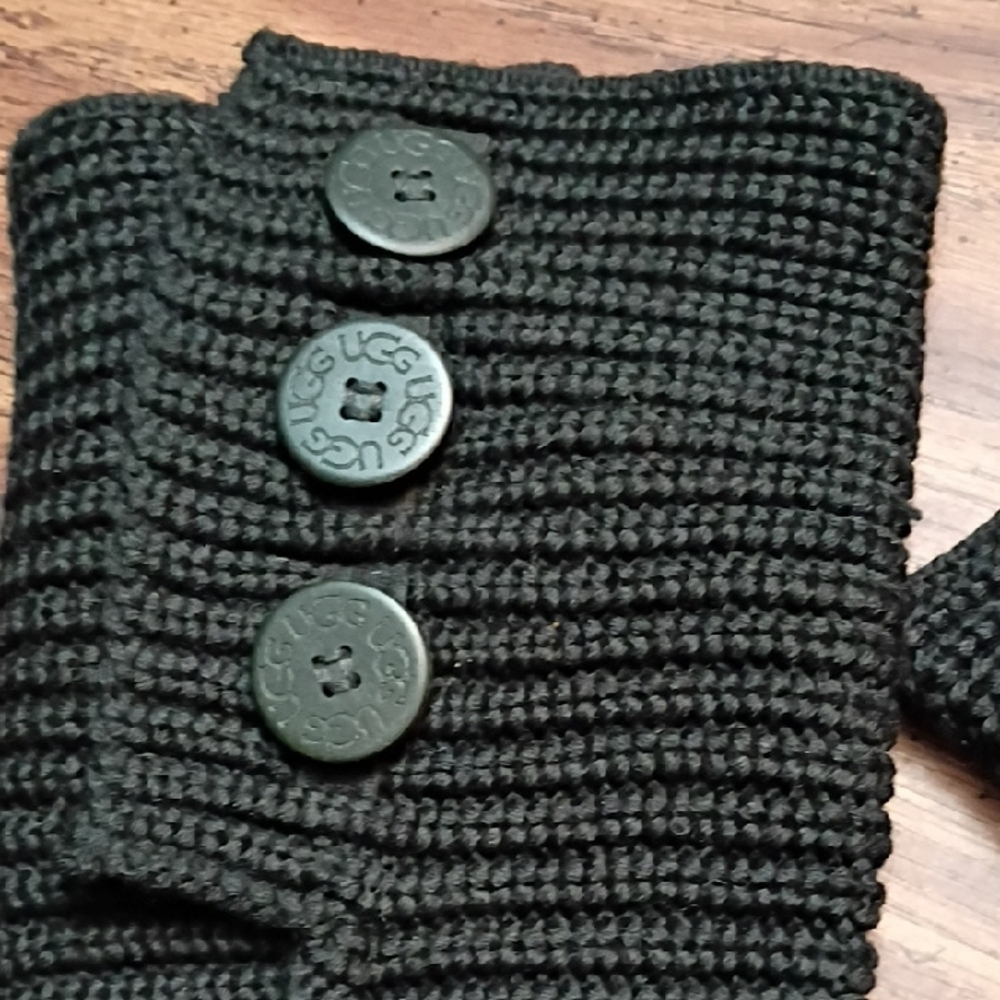 😍UGG Tall Cardy Black Knit Boots with 3 Button Detail - Picture 4 of 14